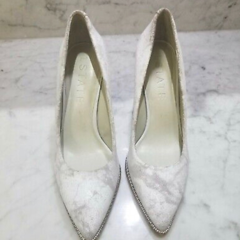 1 state white marble pointy pumps/heels